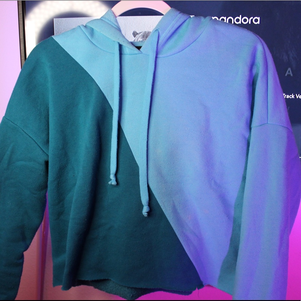 RUE 21 Cropped Hoodie